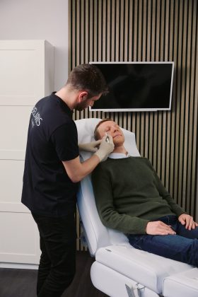 Augenlidstraffung_beim_Mann